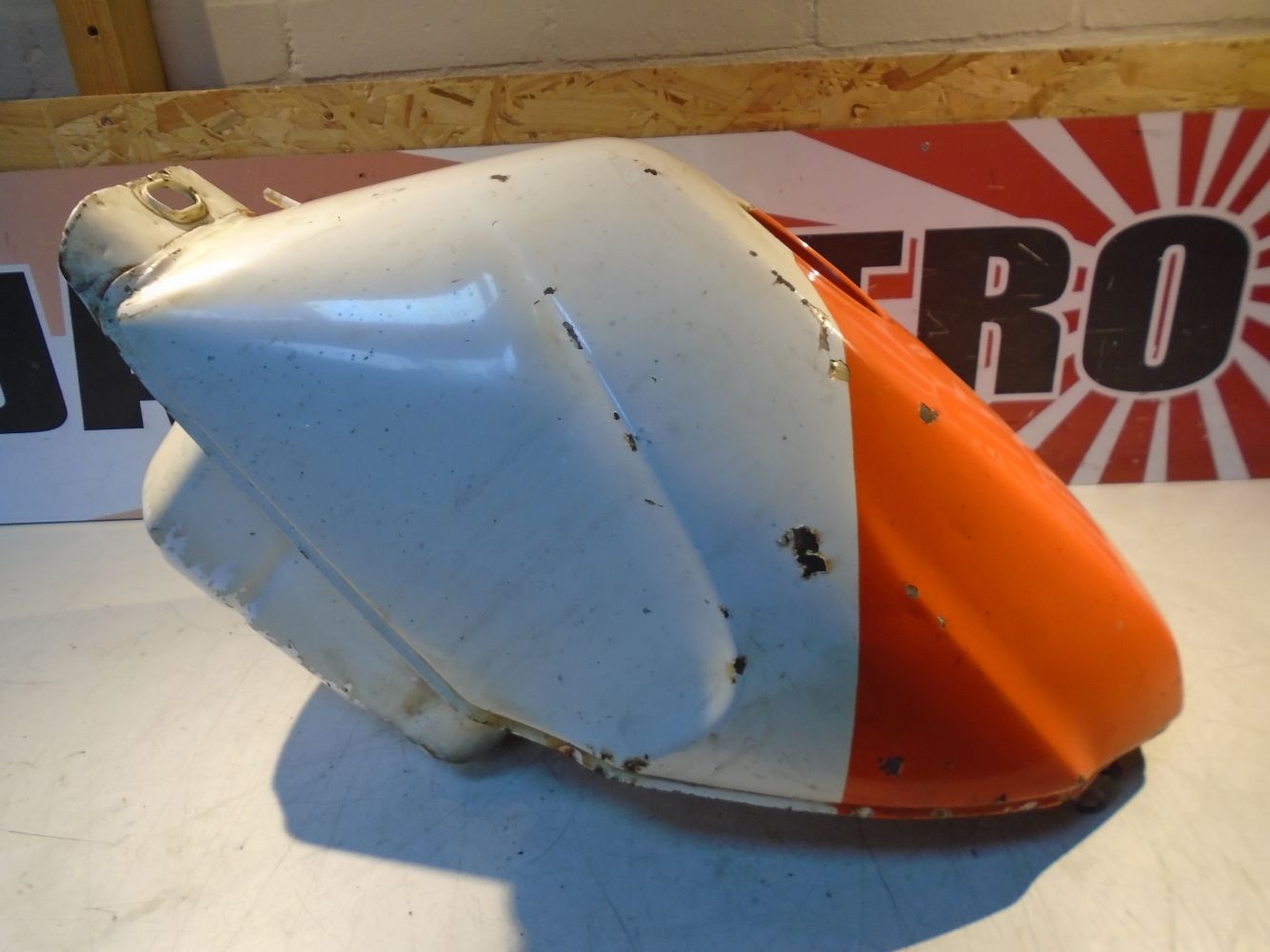 Yamaha FZ750 Fuel Tank