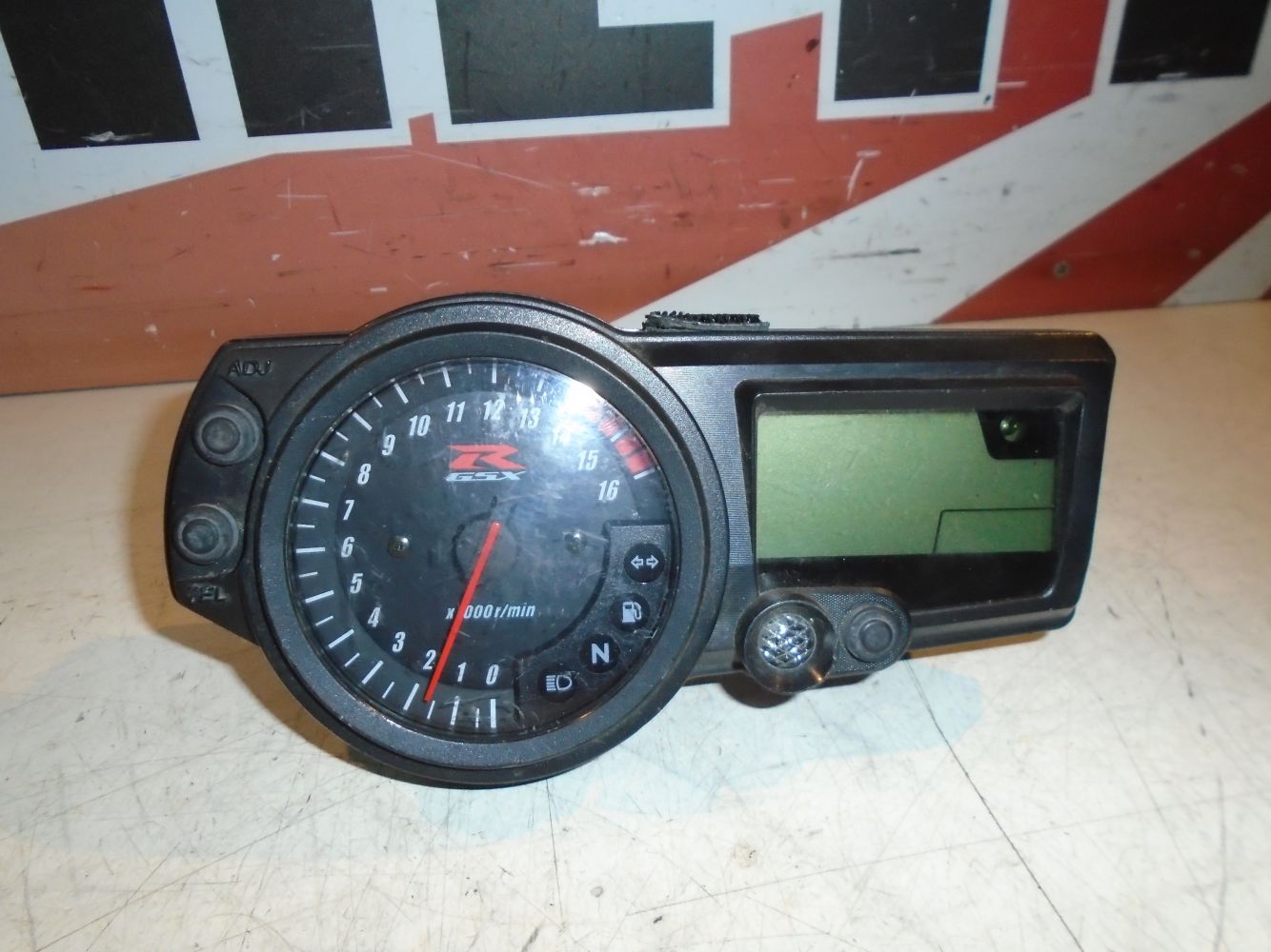 Suzuki GSXR750 K4 Clocks