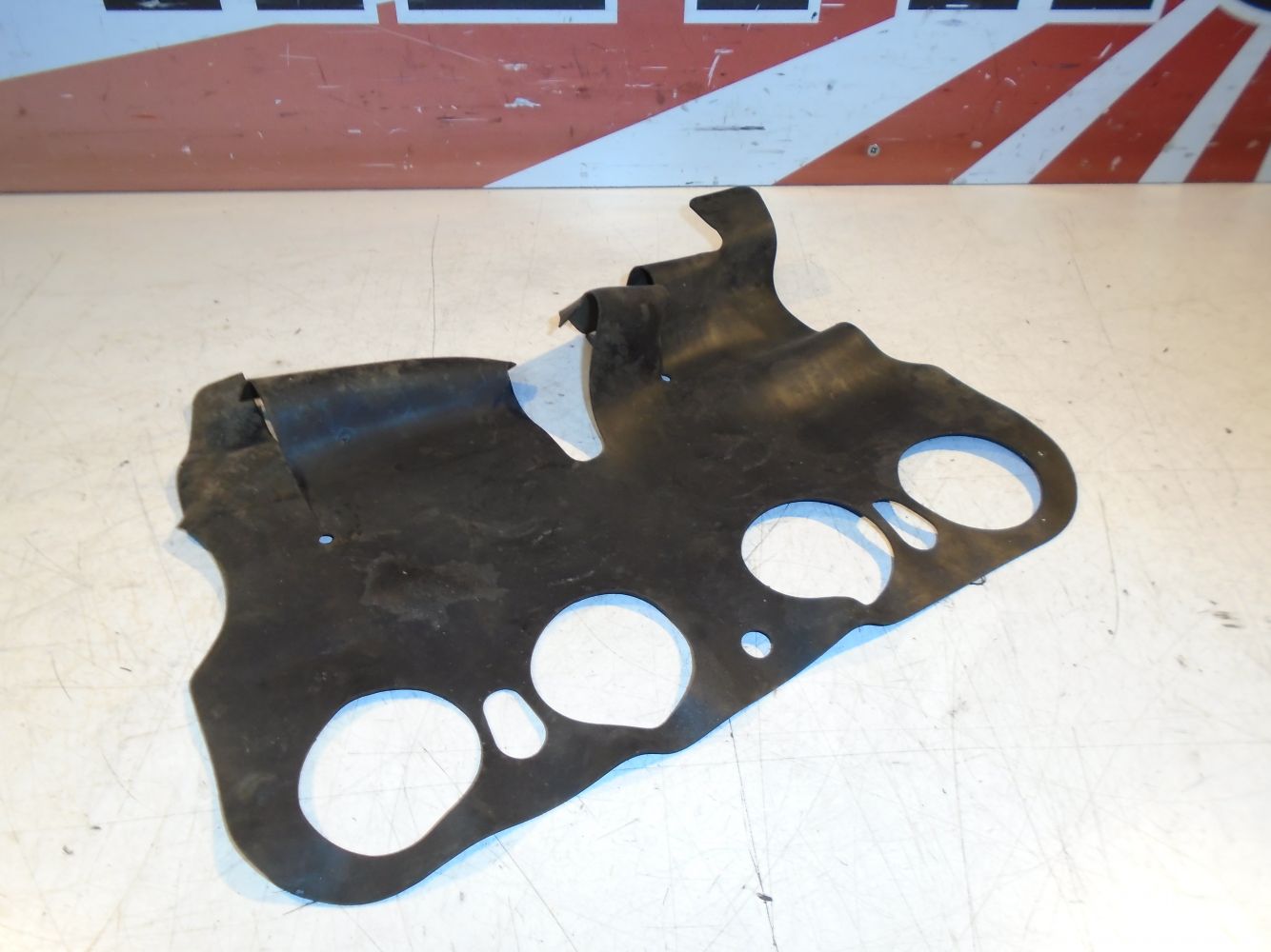 Yamaha XJ600s Diversion Carb Heat Shield