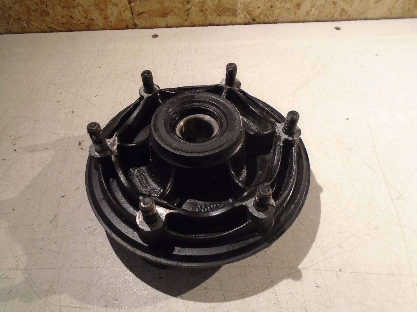 Yamaha FZR1000RU Rear Sprocket Carrier Wheel Hub