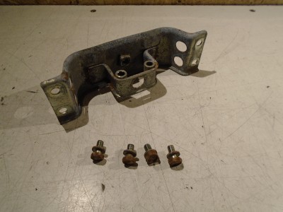 Yamaha FZR1000RU Tank Mount Bracket