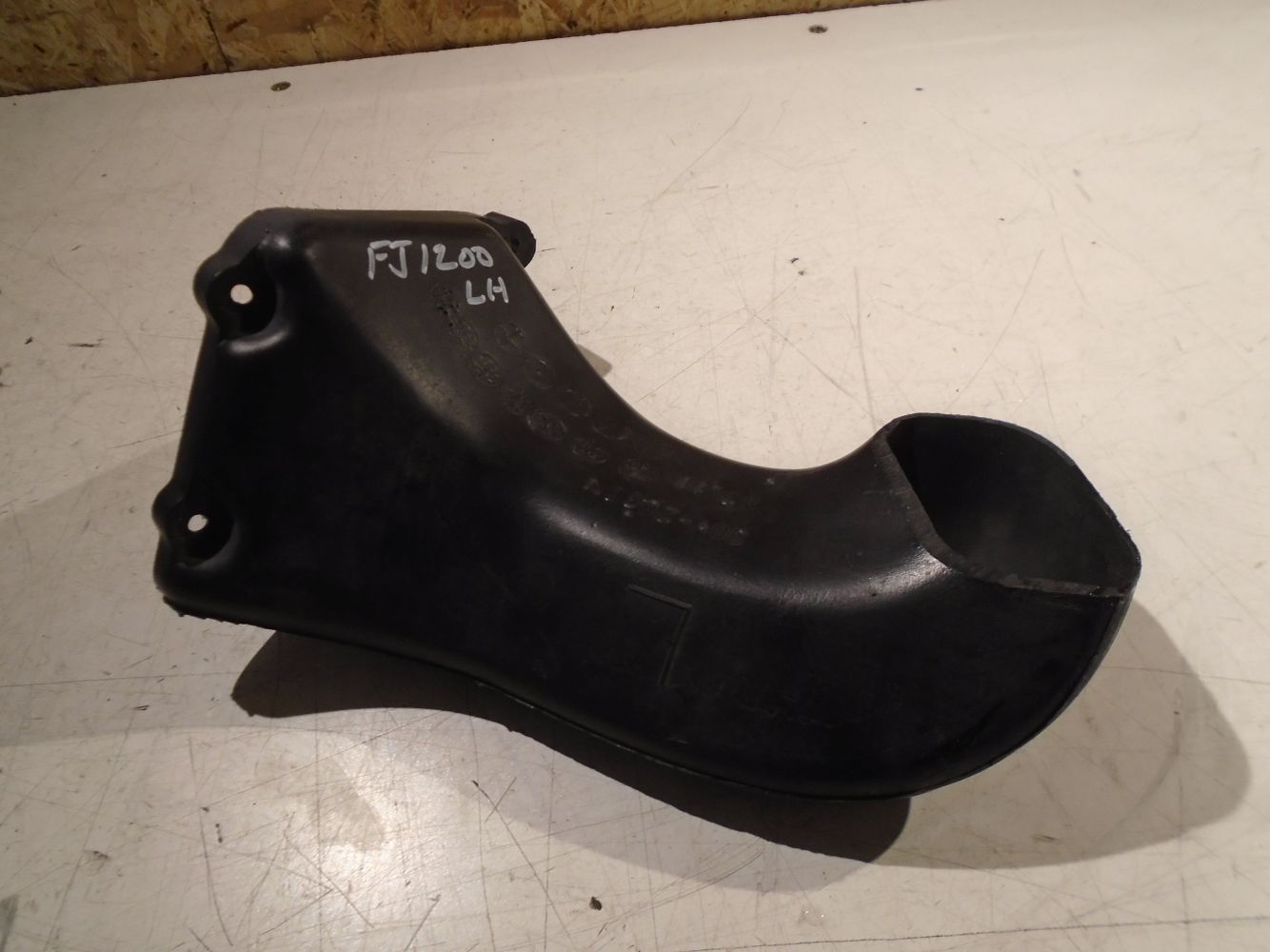 Yamaha FJ1200 Left Fairing Air Intake Pipe