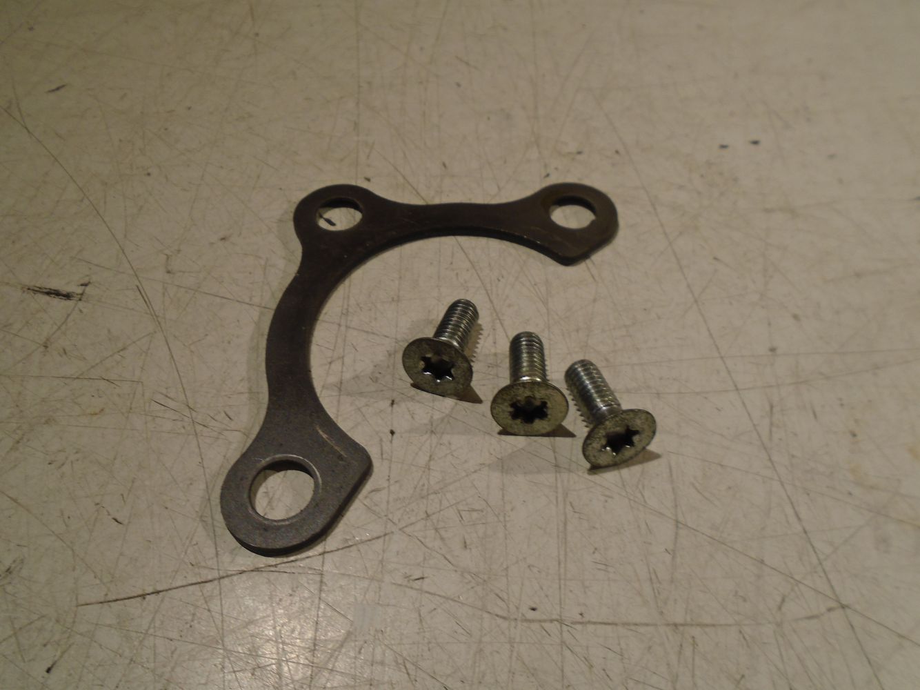 Yamaha FZR1000RU Gearbox Bearing Lock Plate