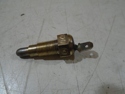 Kawasaki GPZ900R Oil Temperature Switch