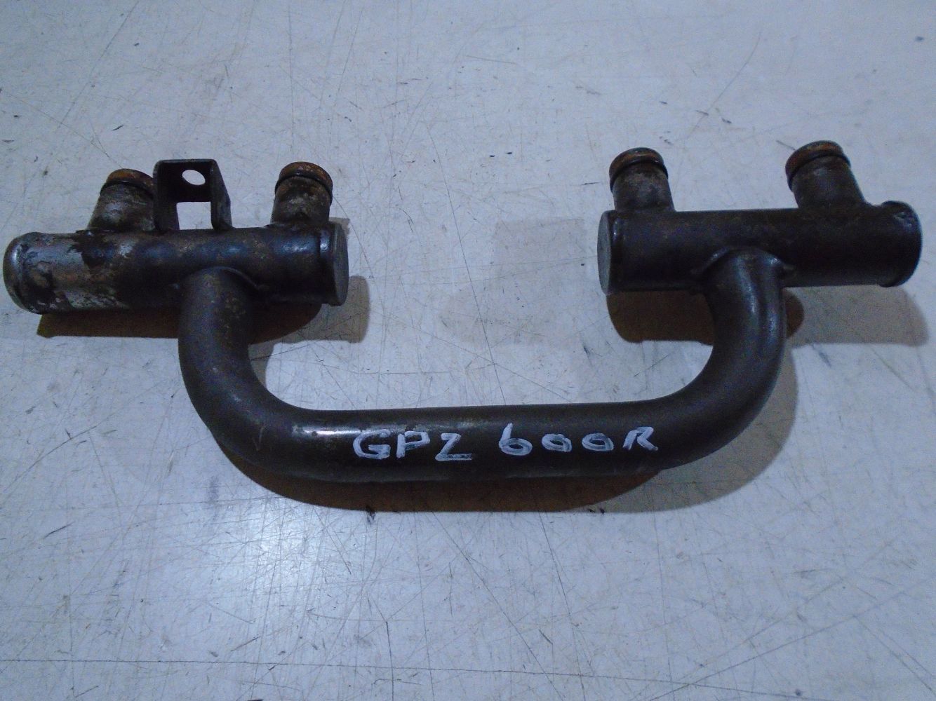 Kawasaki GPZ600R Cylinder Barrels Water Pipe