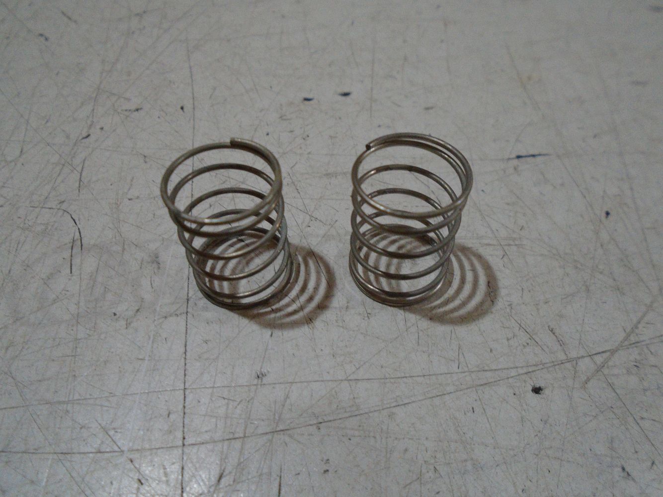 Kawasaki GPZ600R Carb Body Springs GPZ600 Carburettor