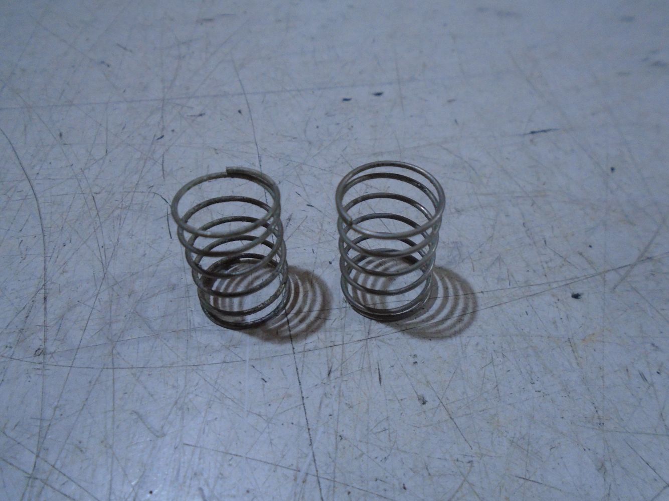 Kawasaki ZX10B Tomcat Carb Body Joining Springs