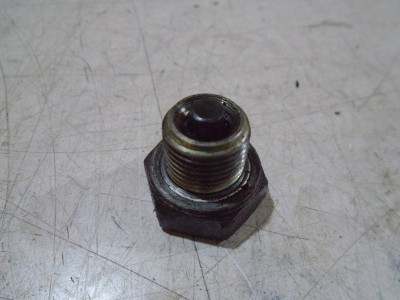 Suzuki GS850G Sump Plug Oil Drain Bolt