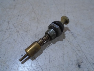 Suzuki GS850G Carb Choke Valve