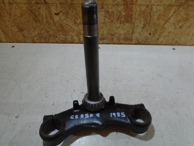 Suzuki GS850G Lower Fork Yoke