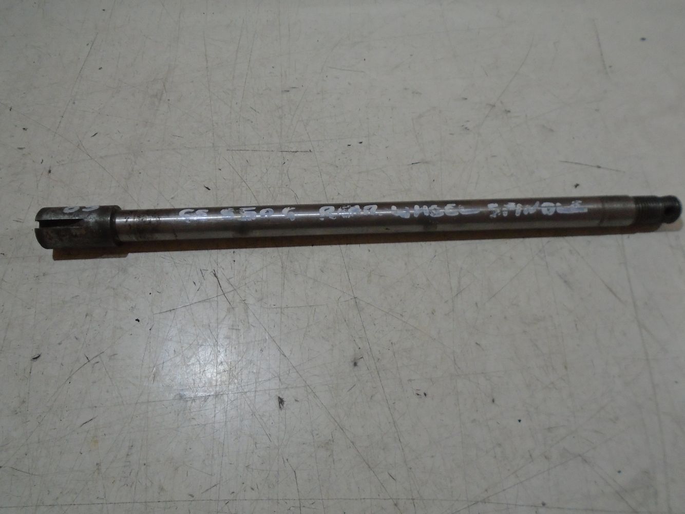 Suzuki GS850G Rear Wheel Spindle Axle