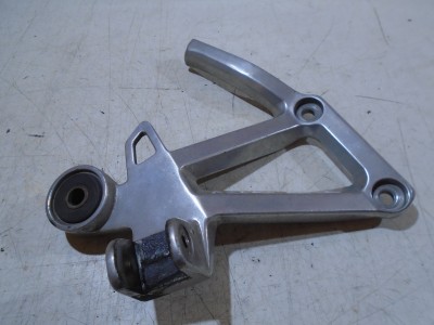 Yamaha FZS600 Fazer Rear Footrest Hanger