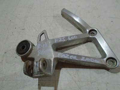 Yamaha FZS600 Fazer Rear Footrest Hanger