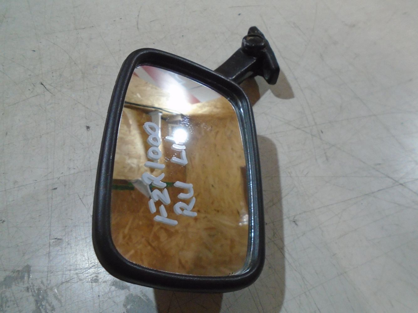 Yamaha FZR1000RU Mirror