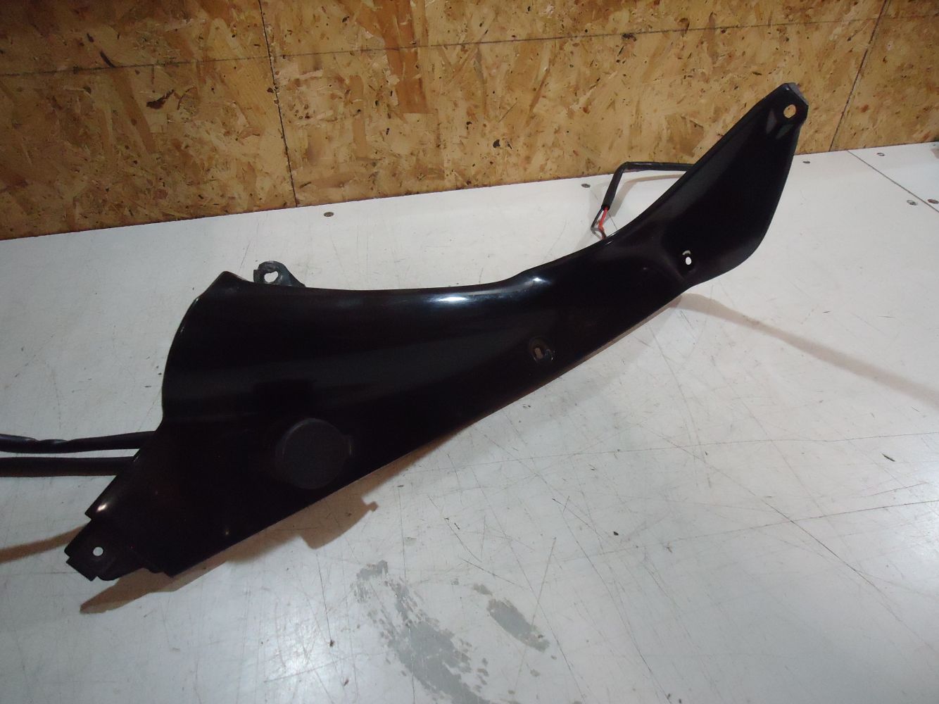 Yamaha FZR1000RU Front Inner Fairing