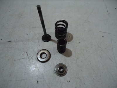 Honda CB250T Engine Exhaust Valve