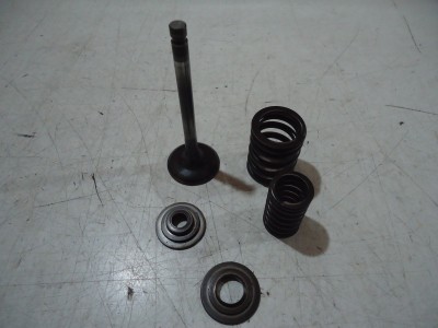 Yamaha XJ750 Maxim Engine Inlet Valve XJ750 Valves