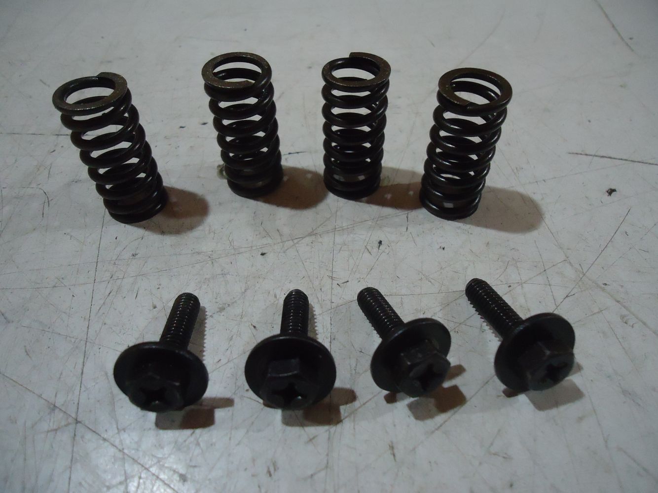 Yamaha XS250 Clutch Springs & Bolts