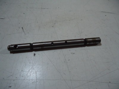 Suzuki GSX750E Engine Valve Rocker Shaft