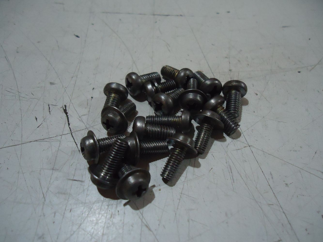 Suzuki GS750 Carb Joining Rail Screws GS750 Carburettor