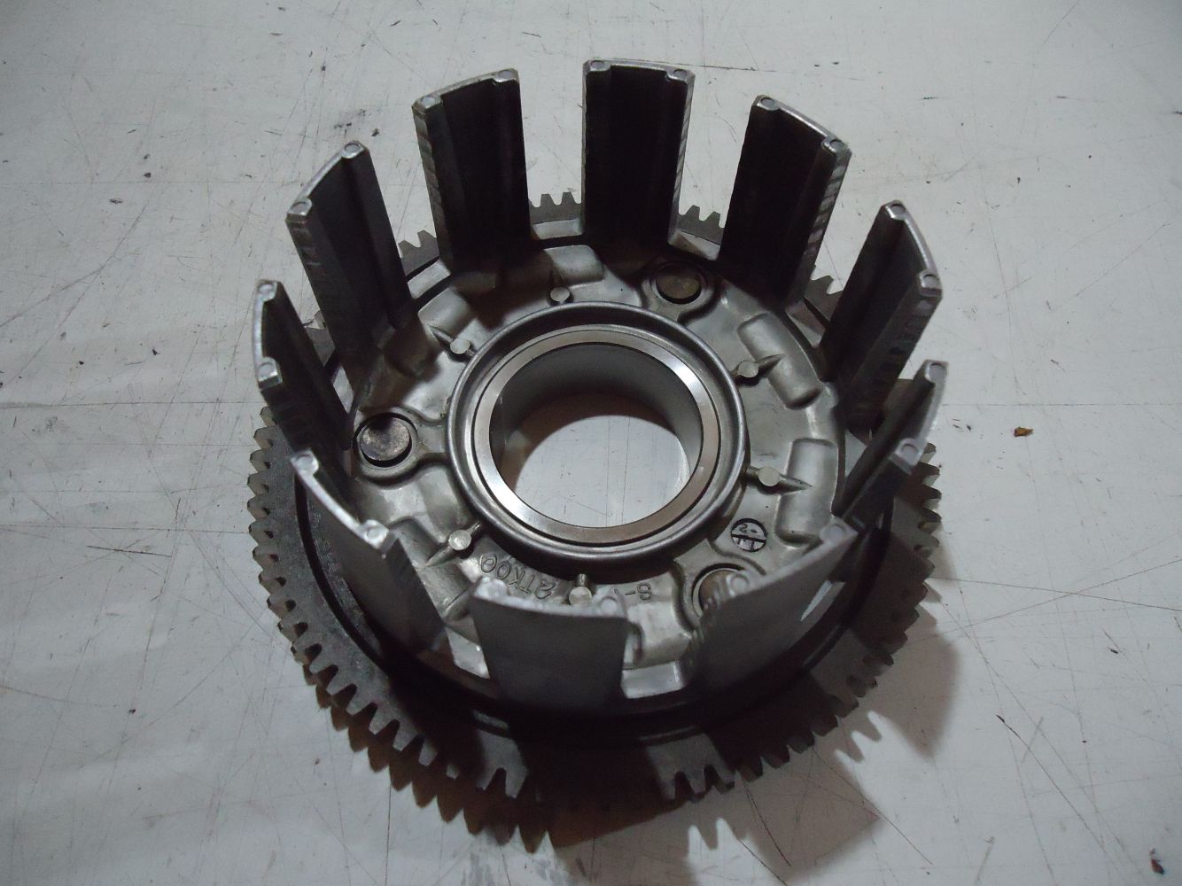 Yamaha FZR600 Engine Clutch Basket