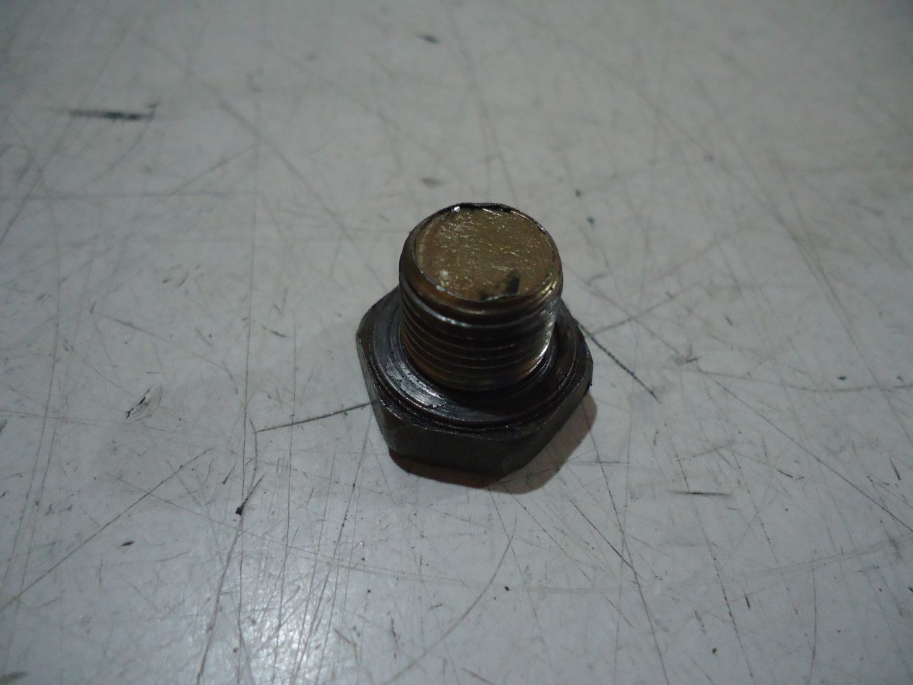 Suzuki GS550E Engine Oil Drain Bolt