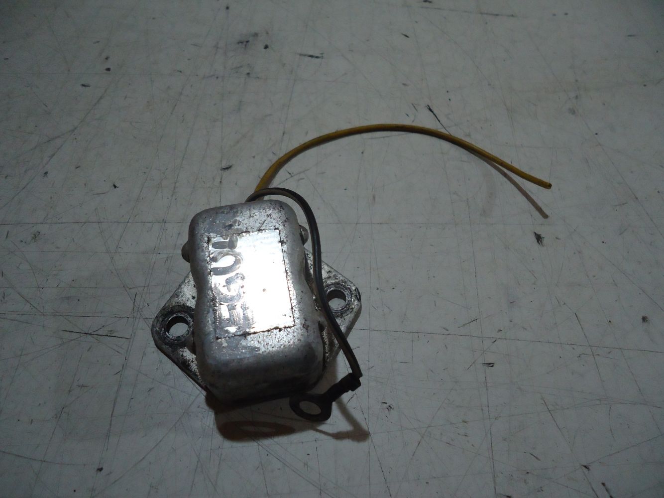 Suzuki GS550E Voltage Regulator