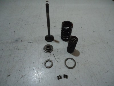 Honda VF750F Engine Exhaust Valve VF750 Valves