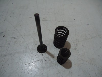 Kawasaki GPX400R Engine Exhaust Valve EX400R Valves