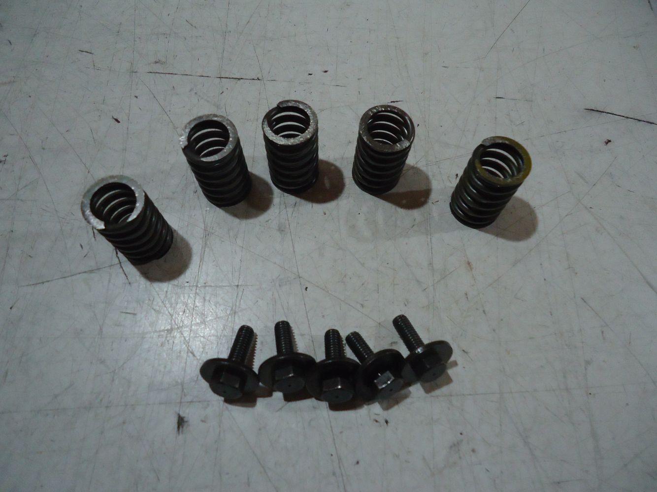 Kawasaki GT550 Clutch Springs & Bolts