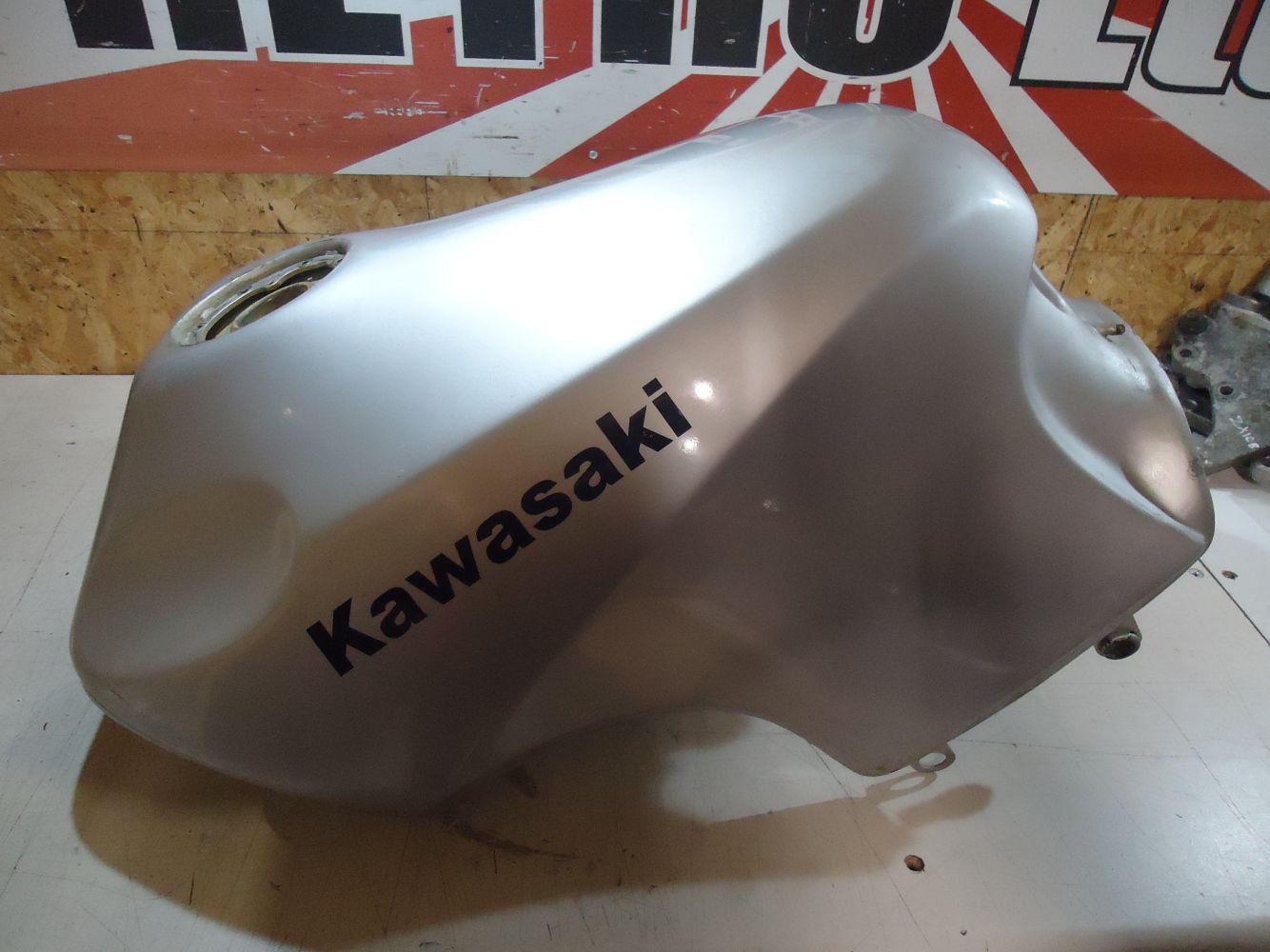 Kawasaki GPZ1000RX Fuel Tank GPZ1000 Petrol Gas Tank