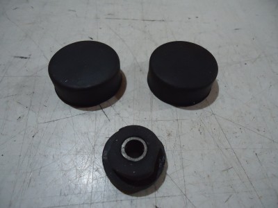 Kawasaki GT550 Fuel Tank Mount Rubbers