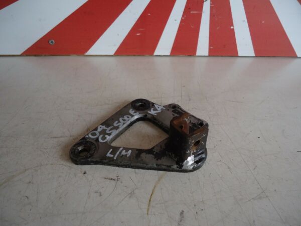 SUZUKI GS500E K4 LH FOOTREST HANGER 