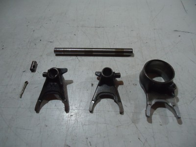 Kawasaki GPZ500s Engine Gear Selector Forks