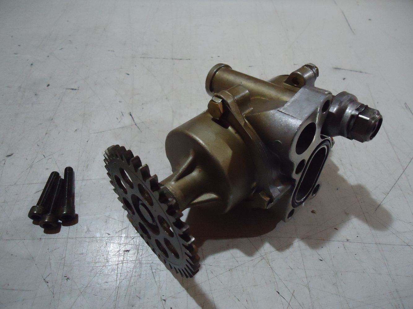 Suzuki GSF600 Bandit Engine Oil Pump