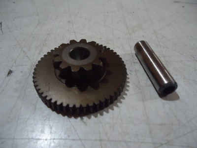 Suzuki GSF600 Bandit Engine Starter Idler Gear