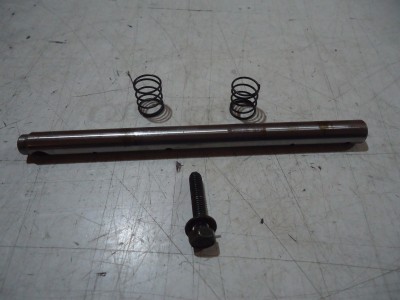 Suzuki GSF600 Bandit Engine Valve Rocker Shaft