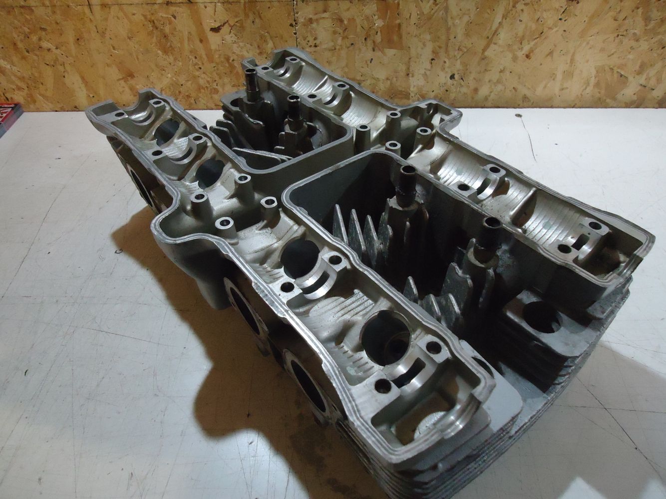 Yamaha XJ900s Diversion Engine Cylinder Head XJ900