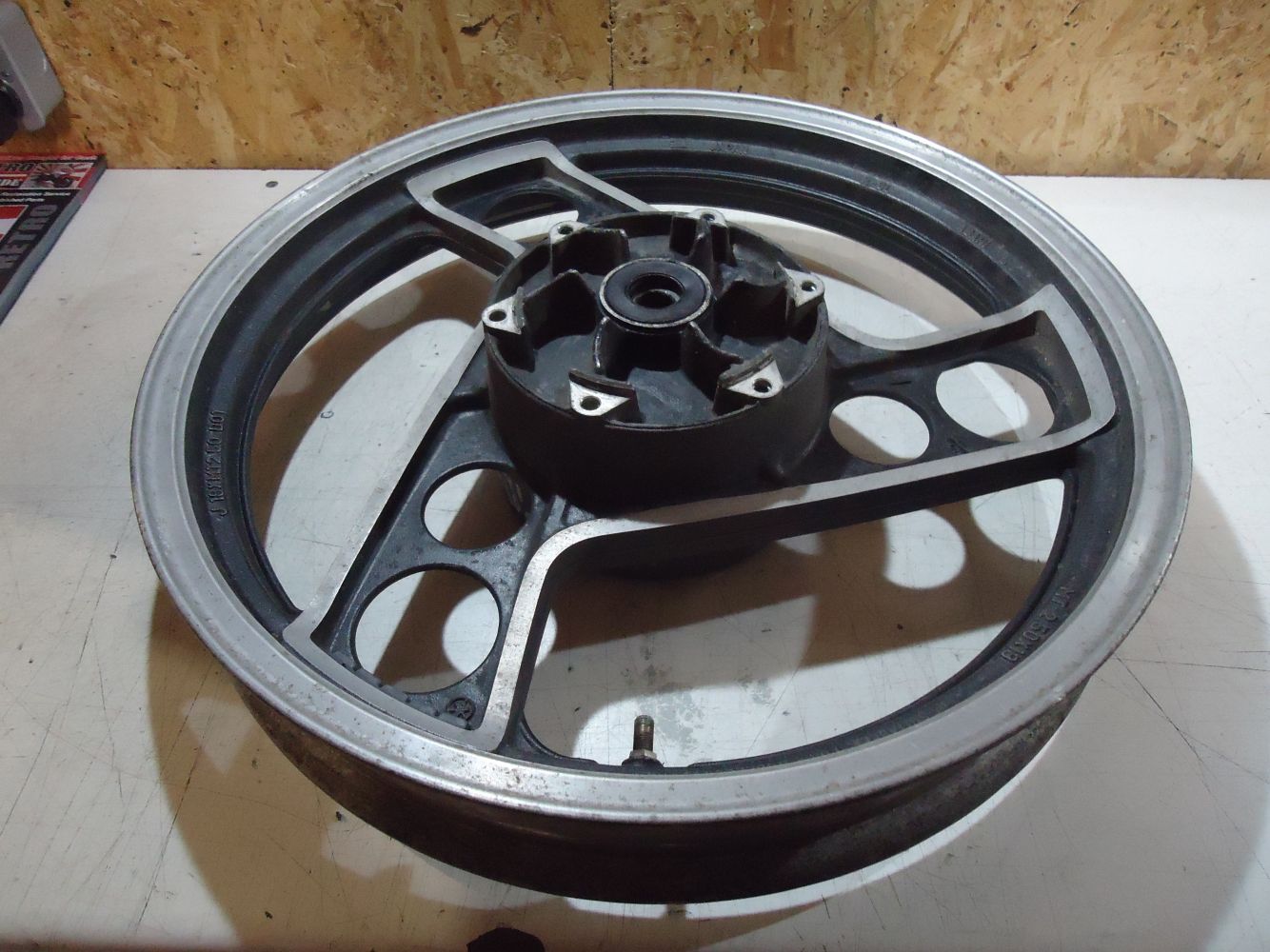 Yamaha XJ600F Pre Diversion Rear Wheel XJ600