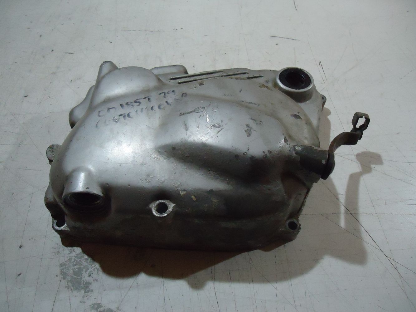 Honda CD185 Benly Engine Clutch Cover Casing