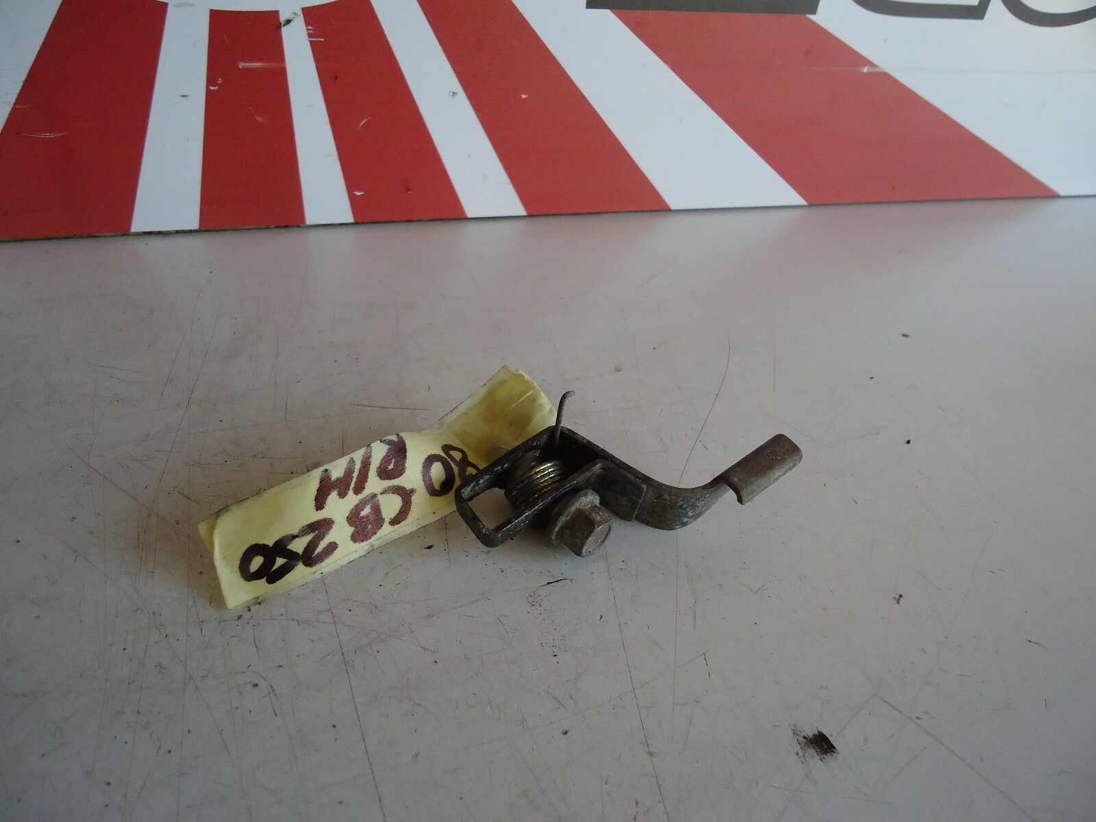 HONDA CB250N SUPERDREAM RH SEAT LATCH 1980 