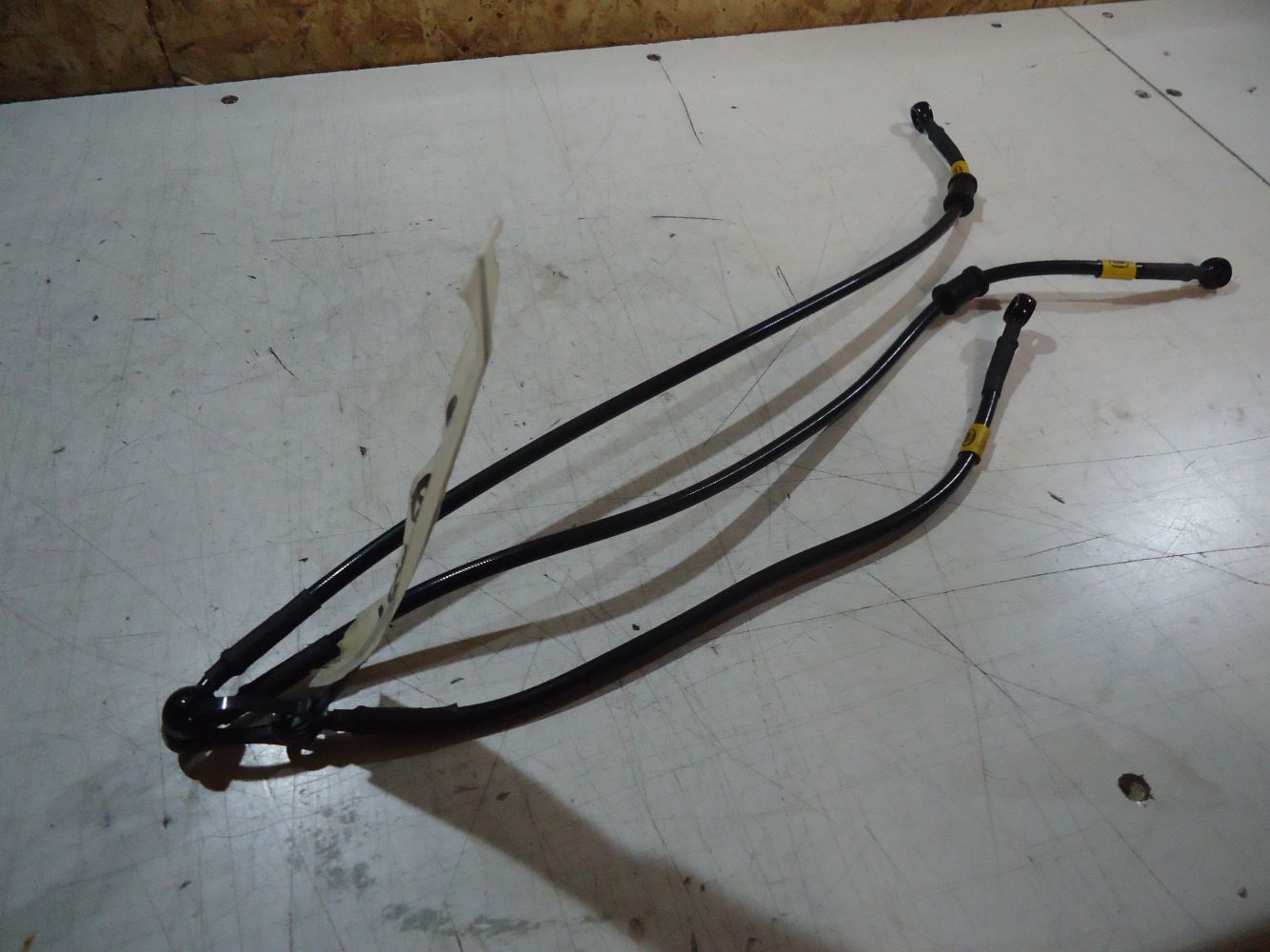 Yamaha XJ550 Front Brake Hose Lines