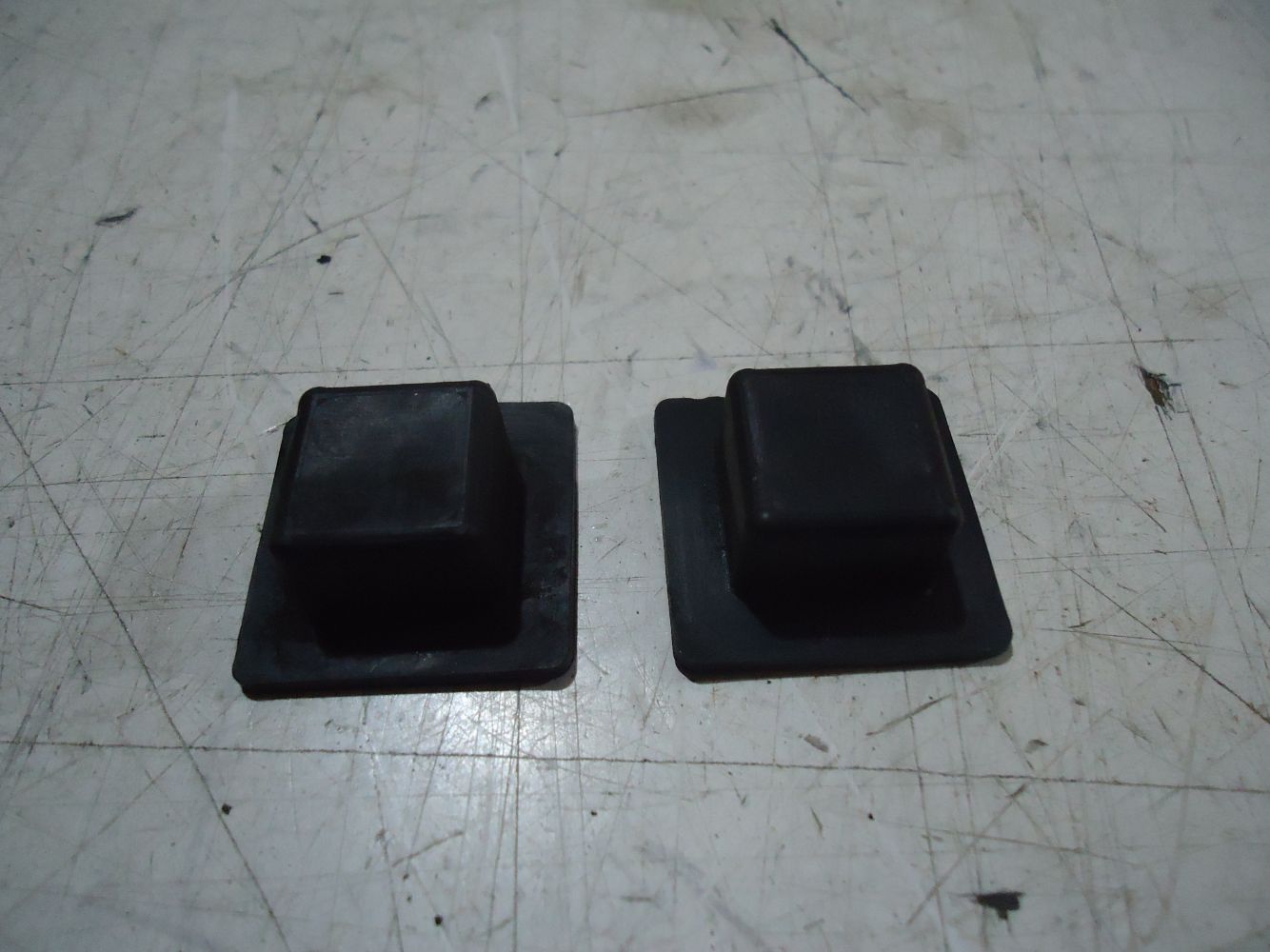 Yamaha Xj550 Ignition Coil Mount Rubbers