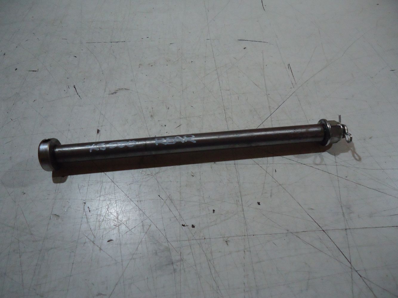 Yamaha XJ550 Seca Front Wheel Spindle Axle