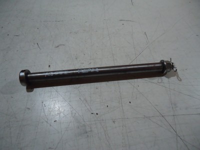 Yamaha XJ550 Seca Front Wheel Spindle Axle