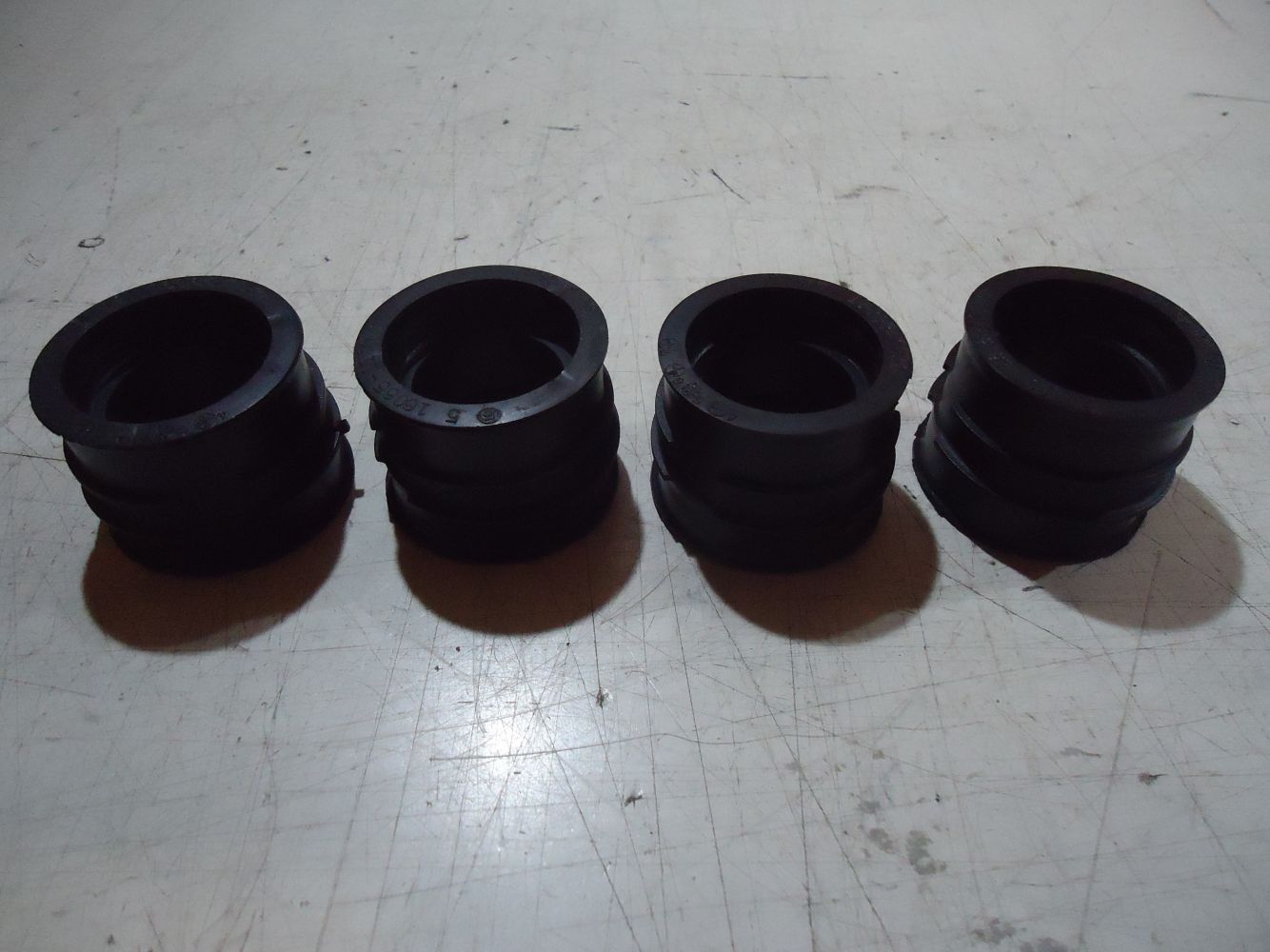 Kawasaki GPZ1000RX Carb Inlet Manifold Rubbers