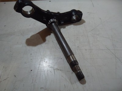 Kawasaki GPZ900R Lower Fork Yoke