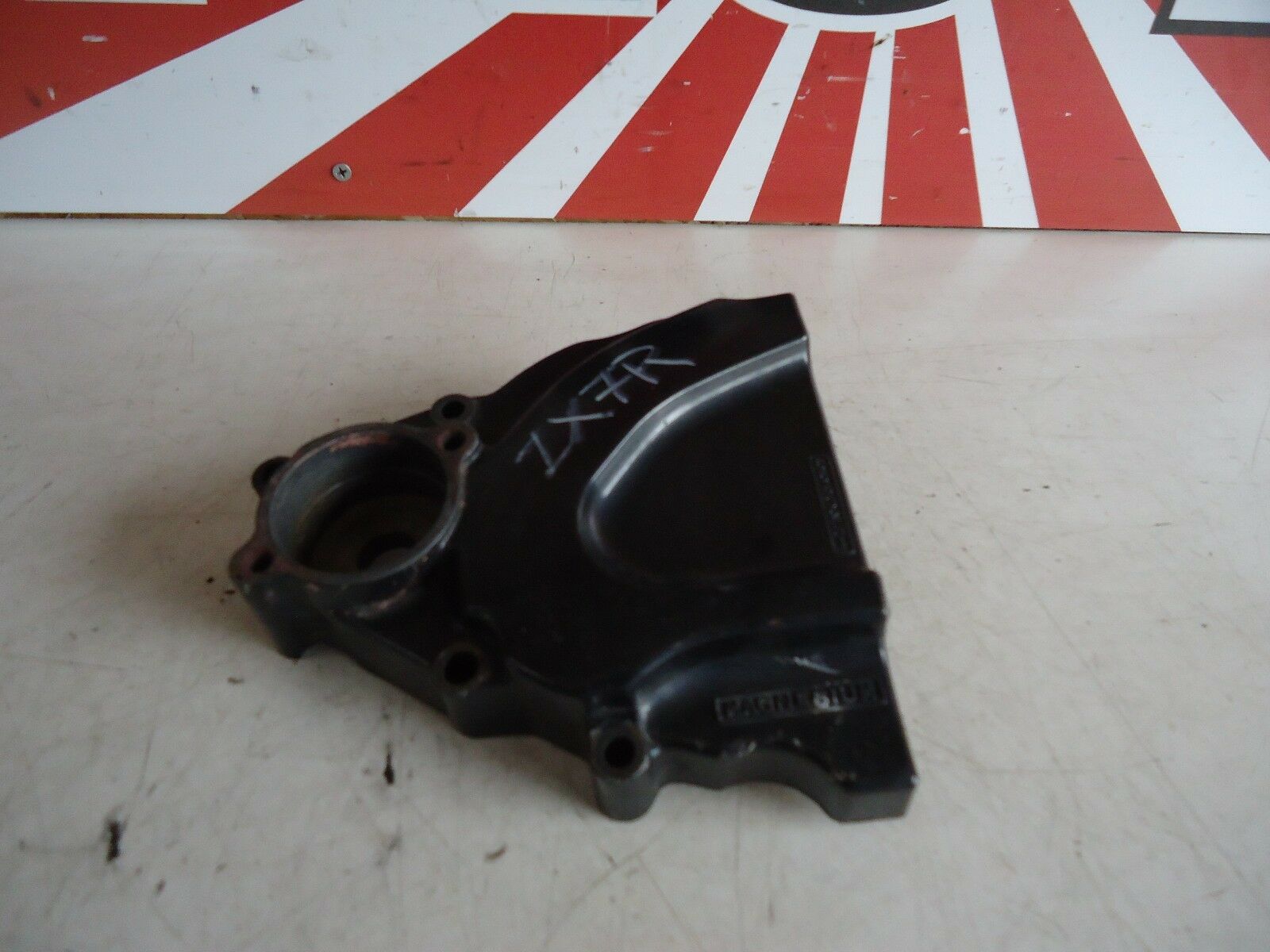 KAWASAKI ZXR750L SPROCKET COVER CASING 1994 