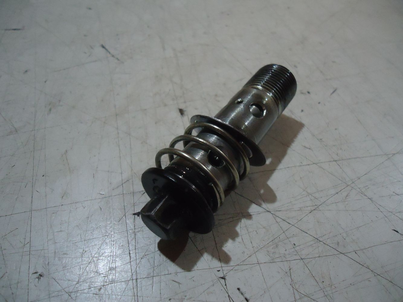 Yamaha XJ550 Engine Oil Filter Bolt