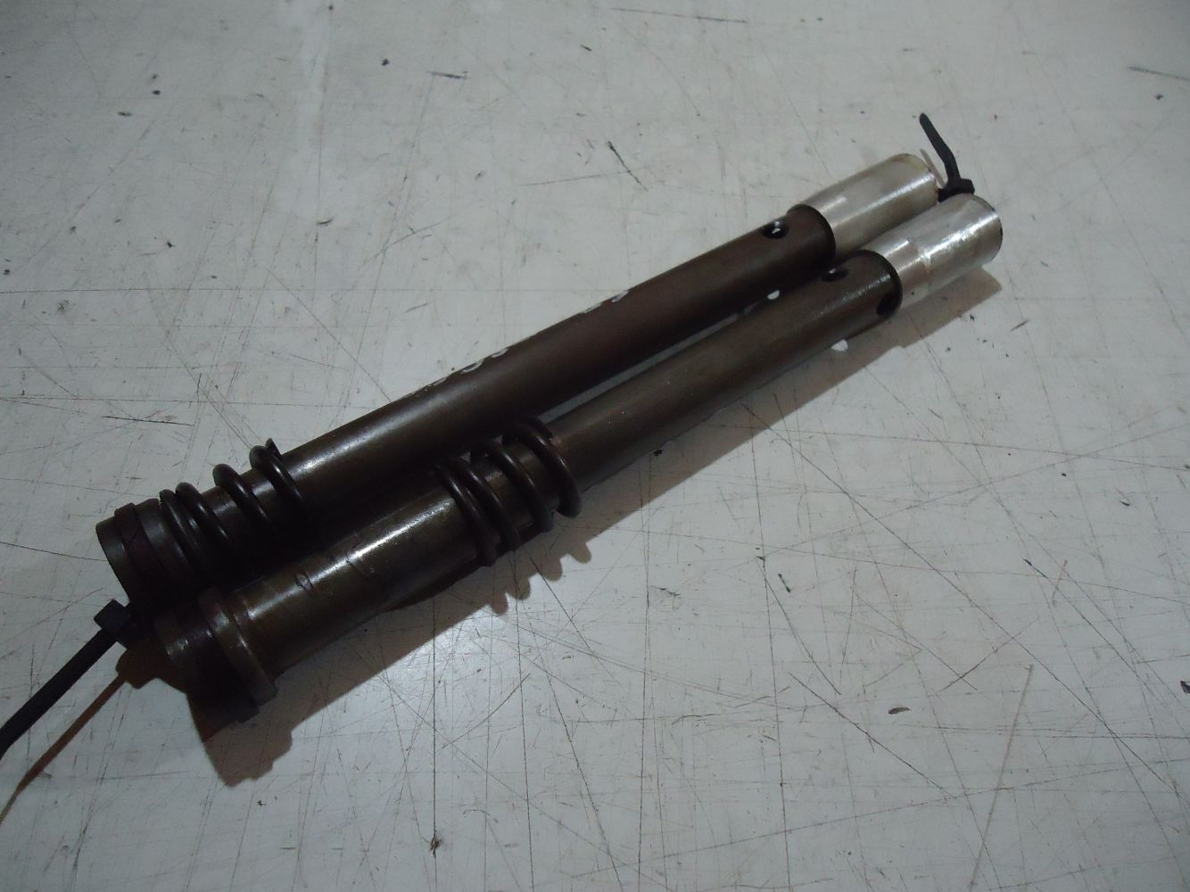 Suzuki GS550E Fork Damper Rods